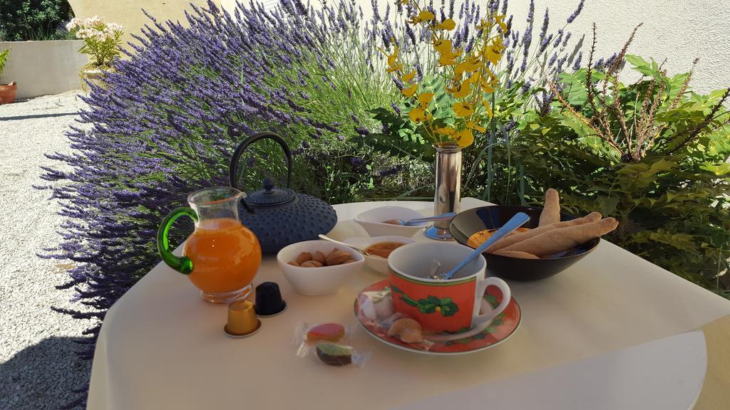 Bed and Breakfast Lamanderie En Provence Аллен Номер фото