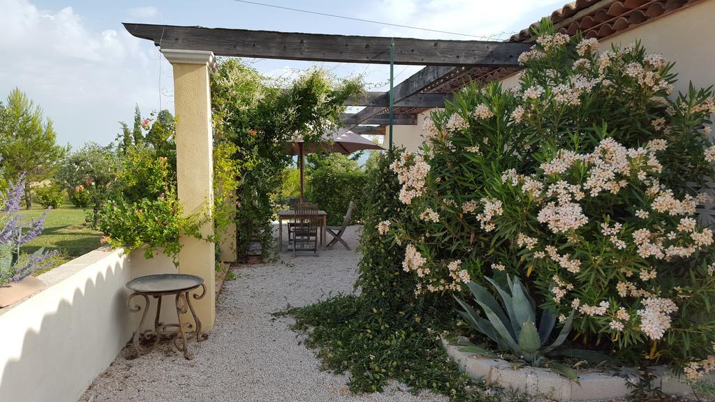 Bed and Breakfast Lamanderie En Provence Аллен Екстер'єр фото